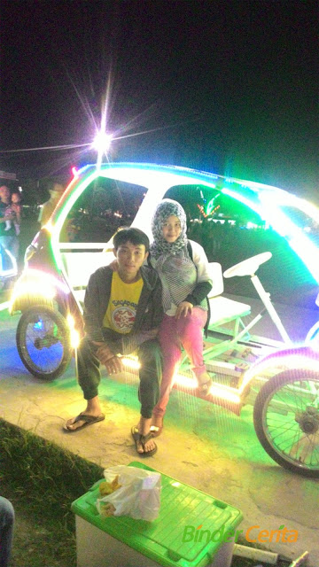 Pernak-Pernik Cahaya Malam di Taman Kota Baturaja Baturaja, Palembang, Sumatera Selatan, Taman Pelangi