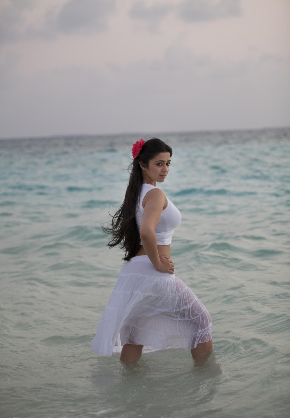 DESI ACTRESS PICTURES Charmme Kaur
