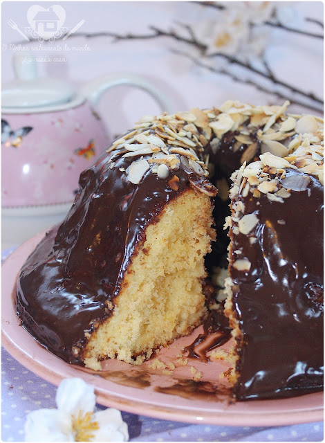 Bolo de liquidificador de laranja super prático com calda de nutella