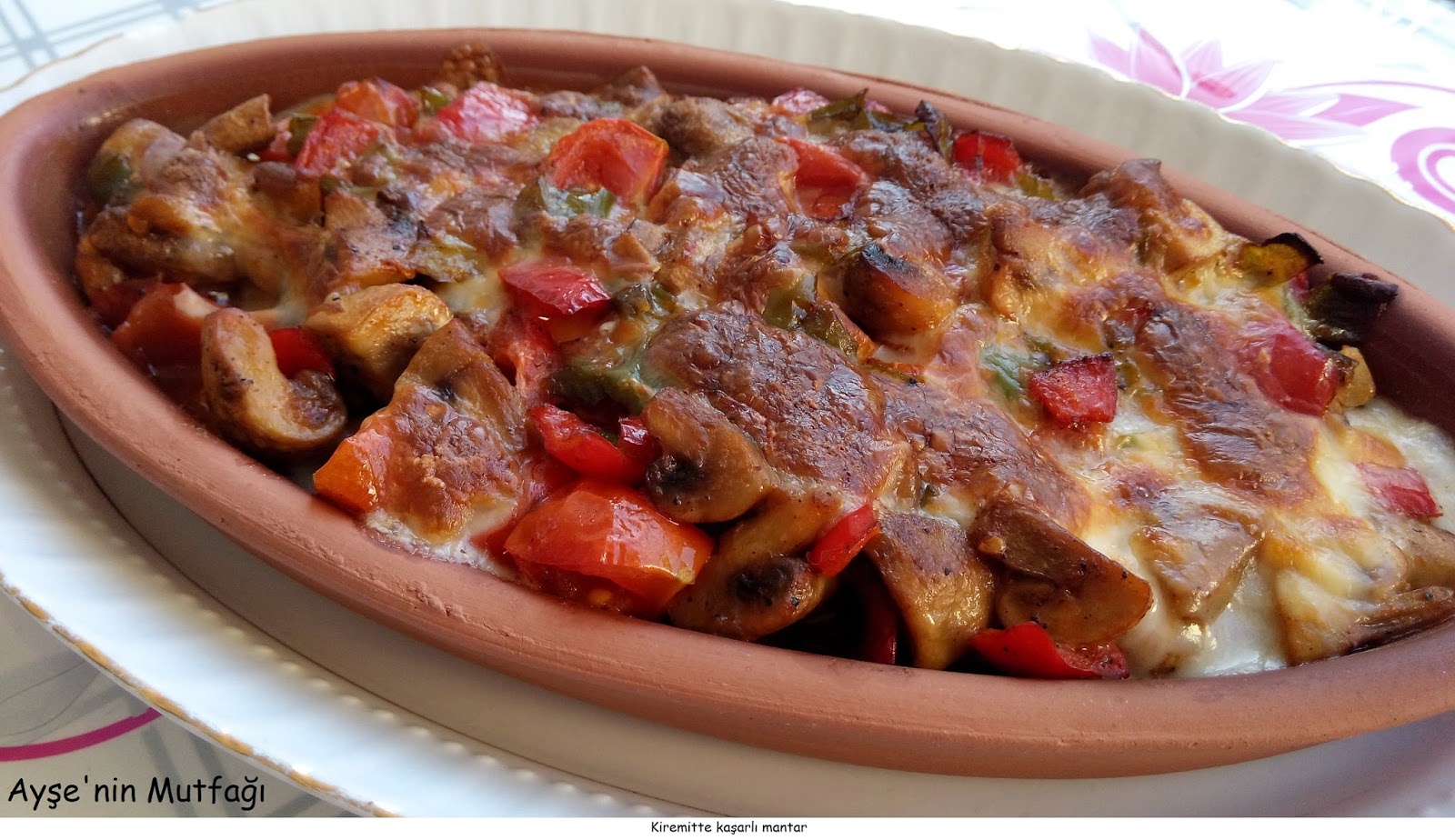 Kiremitte kasarli mantar sote tarifi Ayşe�nin Mutfağından Yemek Tarifleri