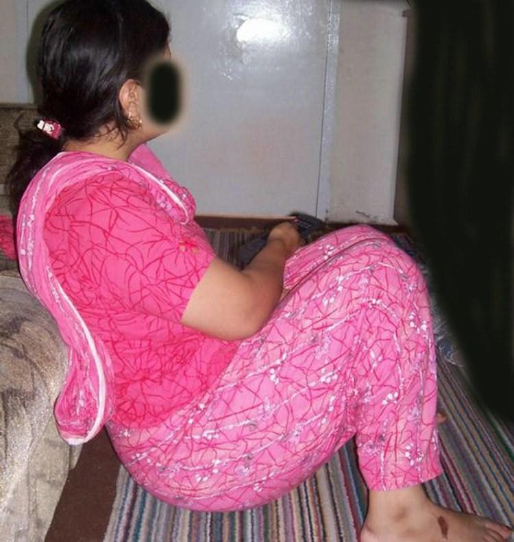 Healthy anonymous paki muslim aunty pictures