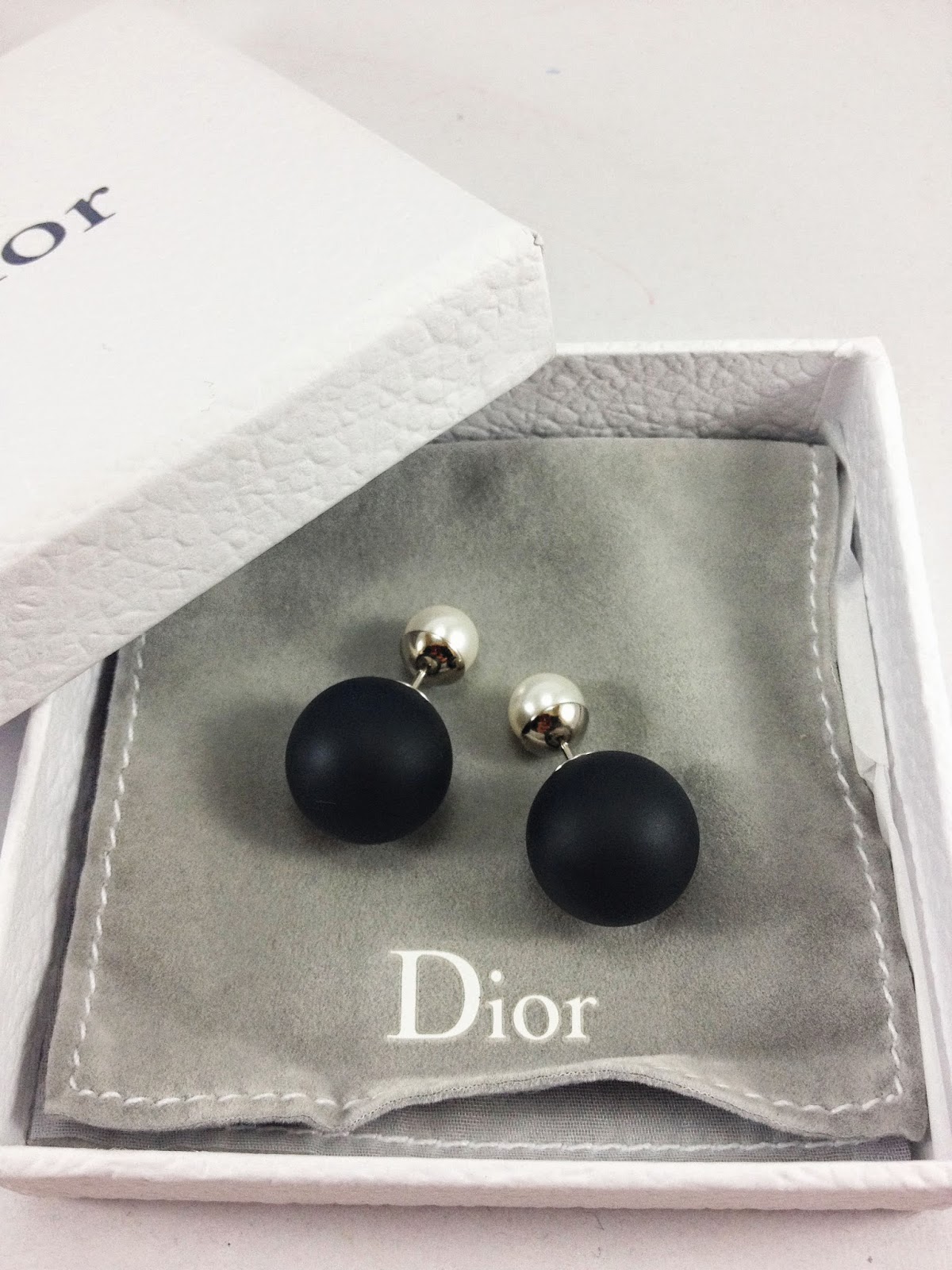 Dior Earrings Review AUTHENTIC Christian Dior Mise En Dior Tribal Matte Black & White Pearl