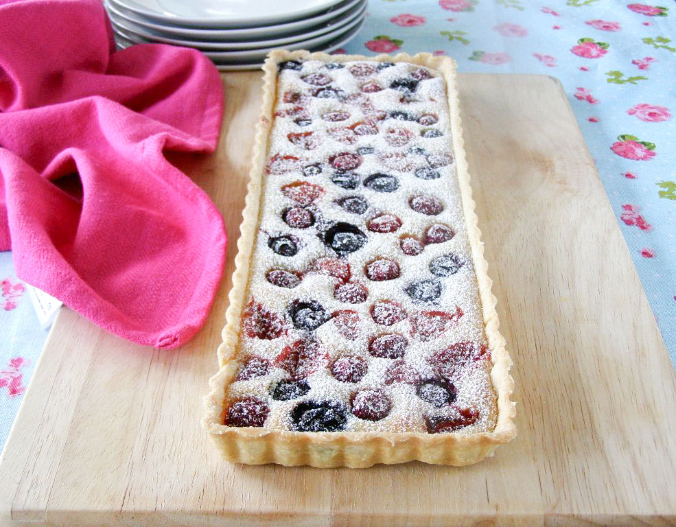 Recettes Vegan ! - Page 7 Summer+Berry+Almond+Tart+whole+baked