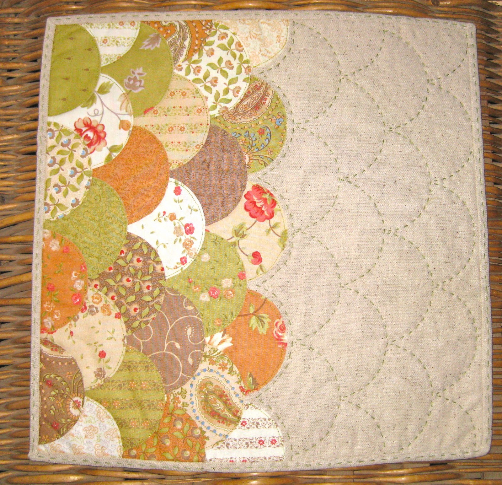 pieceful life little quilt mondayclamshell mini quilt