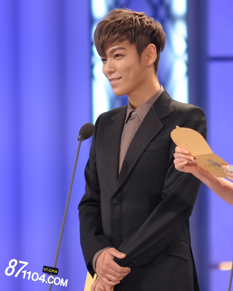 http://2.bp.blogspot.com/-eacW-mwRvRo/Ts_cGYpnULI/AAAAAAAAMfA/yZs36V_cu2s/s1600/bigbang-top_012.jpg