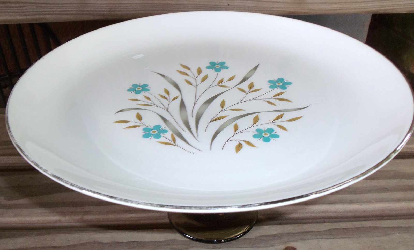 live. love. scrap. Plate + Glass= Plate Stand