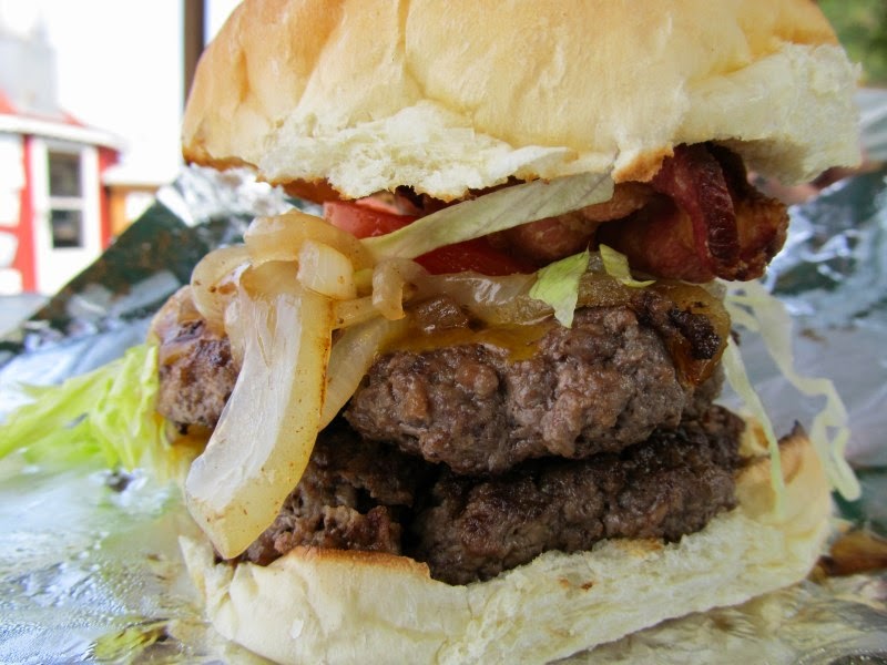 Burger Club Winnipeg Sandy's Snack Shack (Geppetto's) Richer, MB