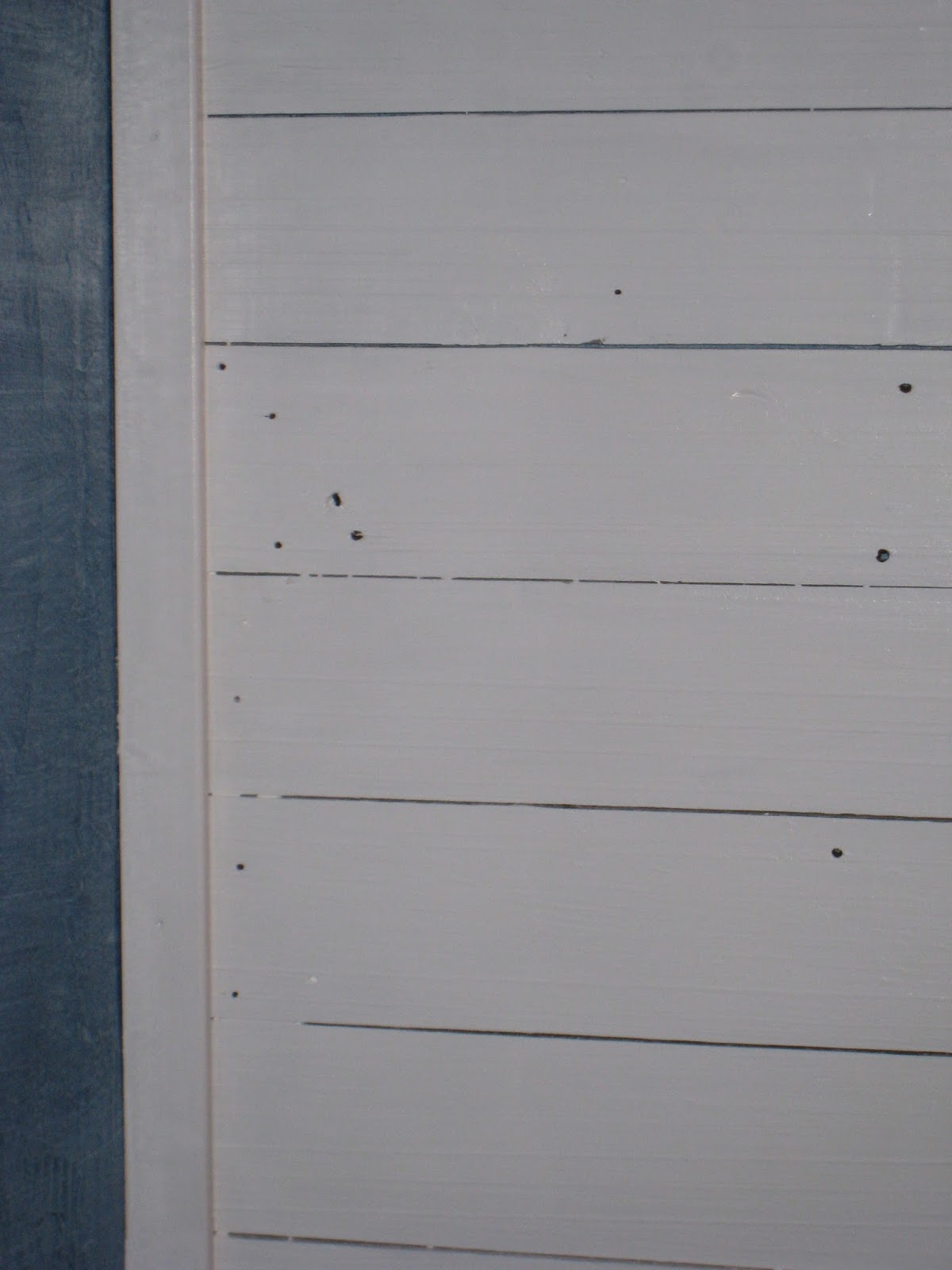 Repurposed For Life WOOD PICKET WALL