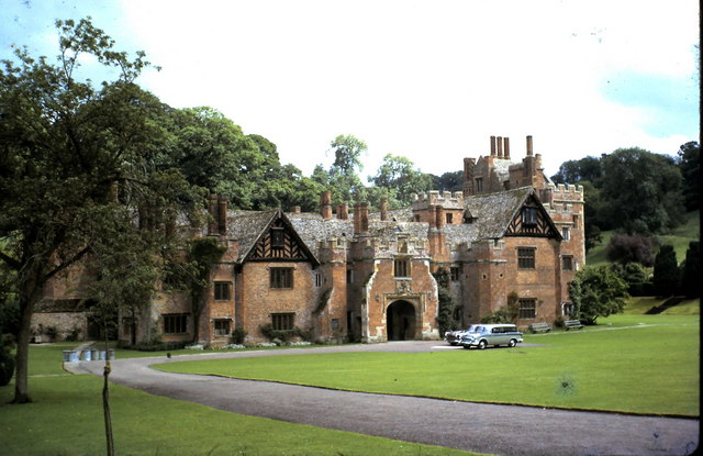 Commodore vs wiring diagram vr stereo holden vy automatic switch captiva wire vz electrical door interior sk host Compton Wynyates with groovy retro cars. | Compton wynyates, The tudor