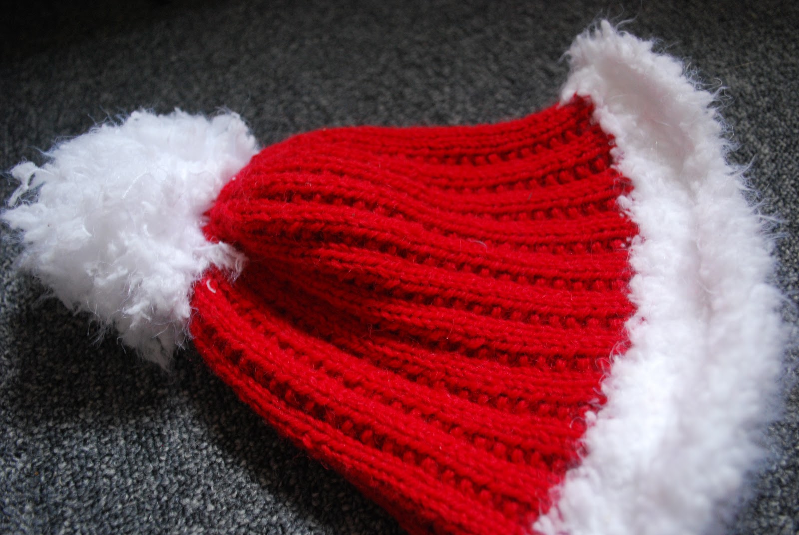 Tuto tricot facile bonnet de Noël pour bébé 