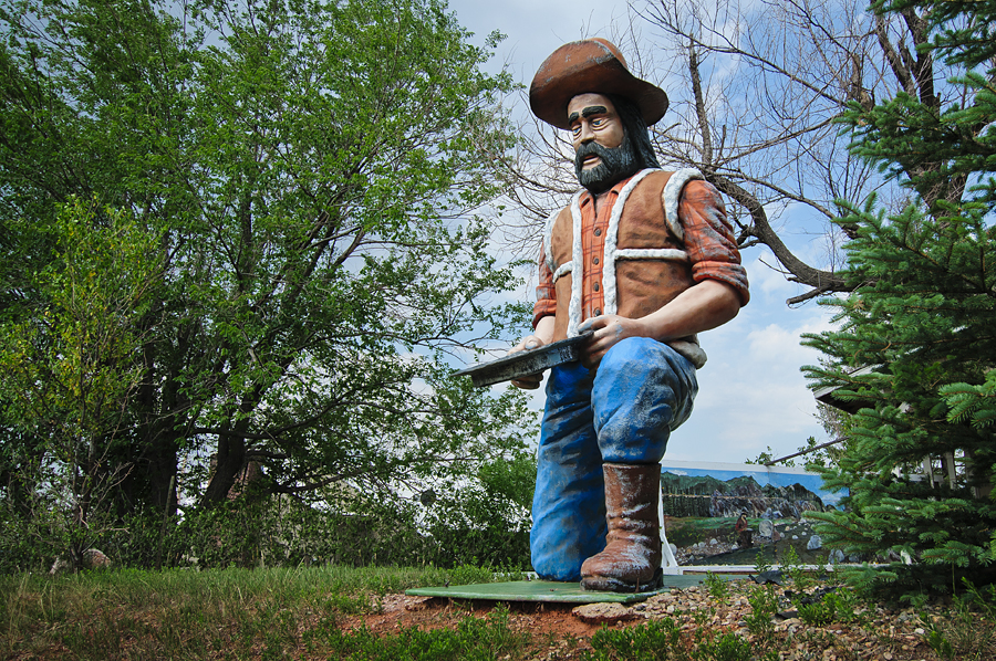 Dakotagraph South Dakota's muffler men