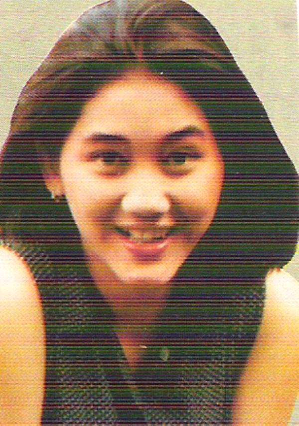 Kumpulan Foto Alm. Nike Ardilla Mahasiswa Lugu