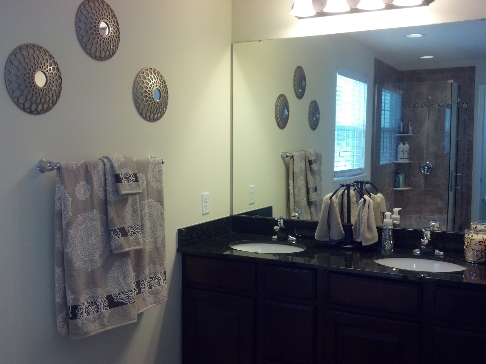 Savoy Ryan Home Master Bath Pics Hallway Pics