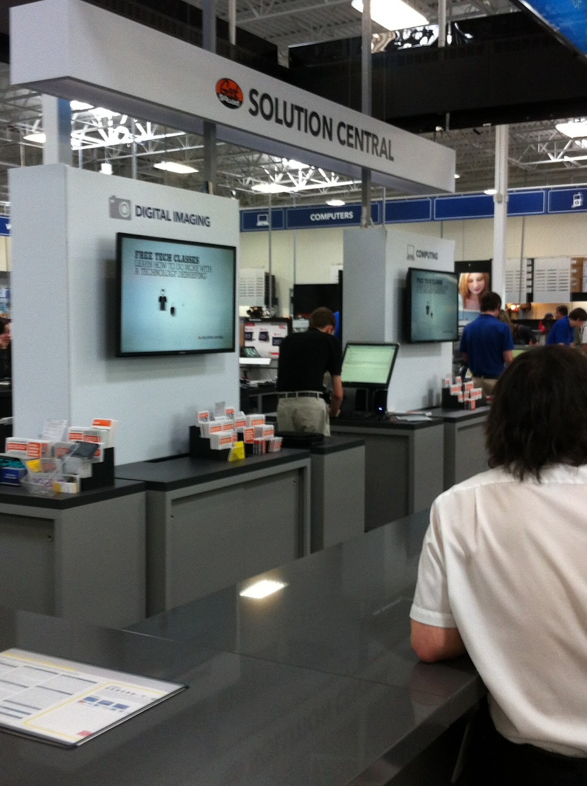 Hot Mama In The City Geek Squad Solution Central at Best Buy