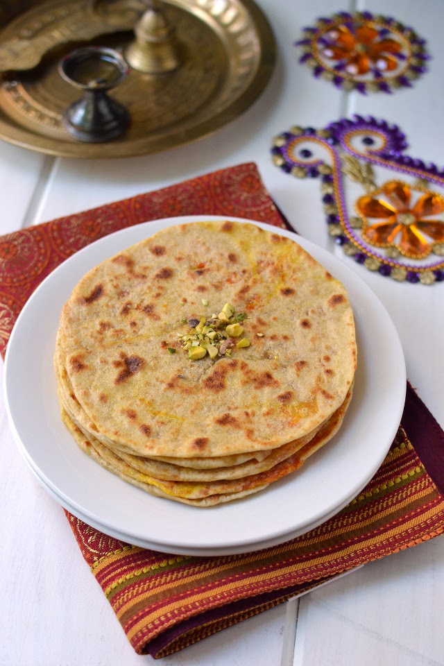 Carrot Poli (Bobbatlu/ Puran Poli with Carrot Halwa Filling) Carrot Poli (Bobbatlu/ Puran Poli with Carrot Halwa Filling)