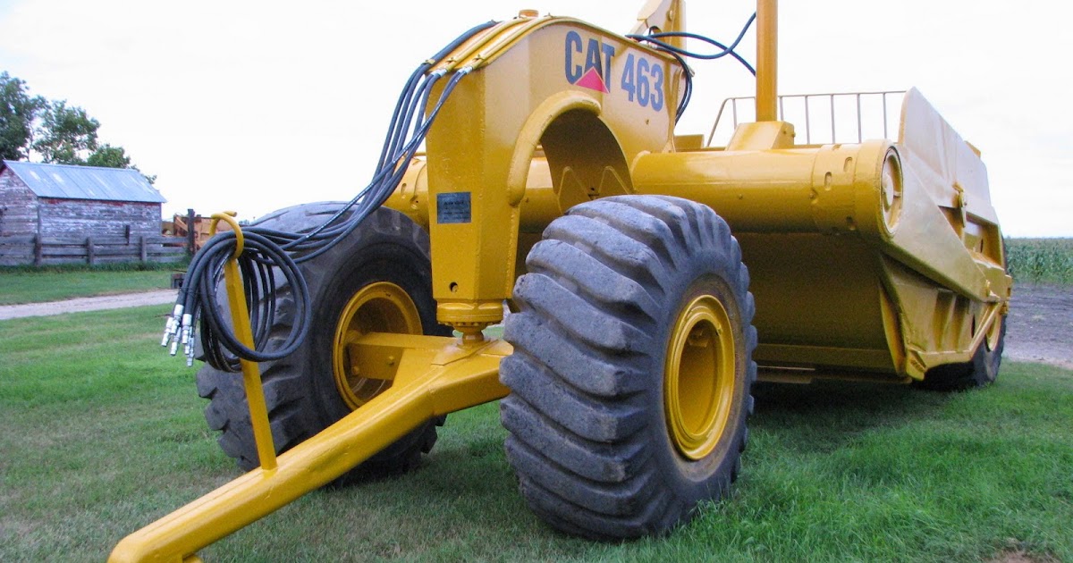 Earth Moving Scraper Cat 463 Scraper