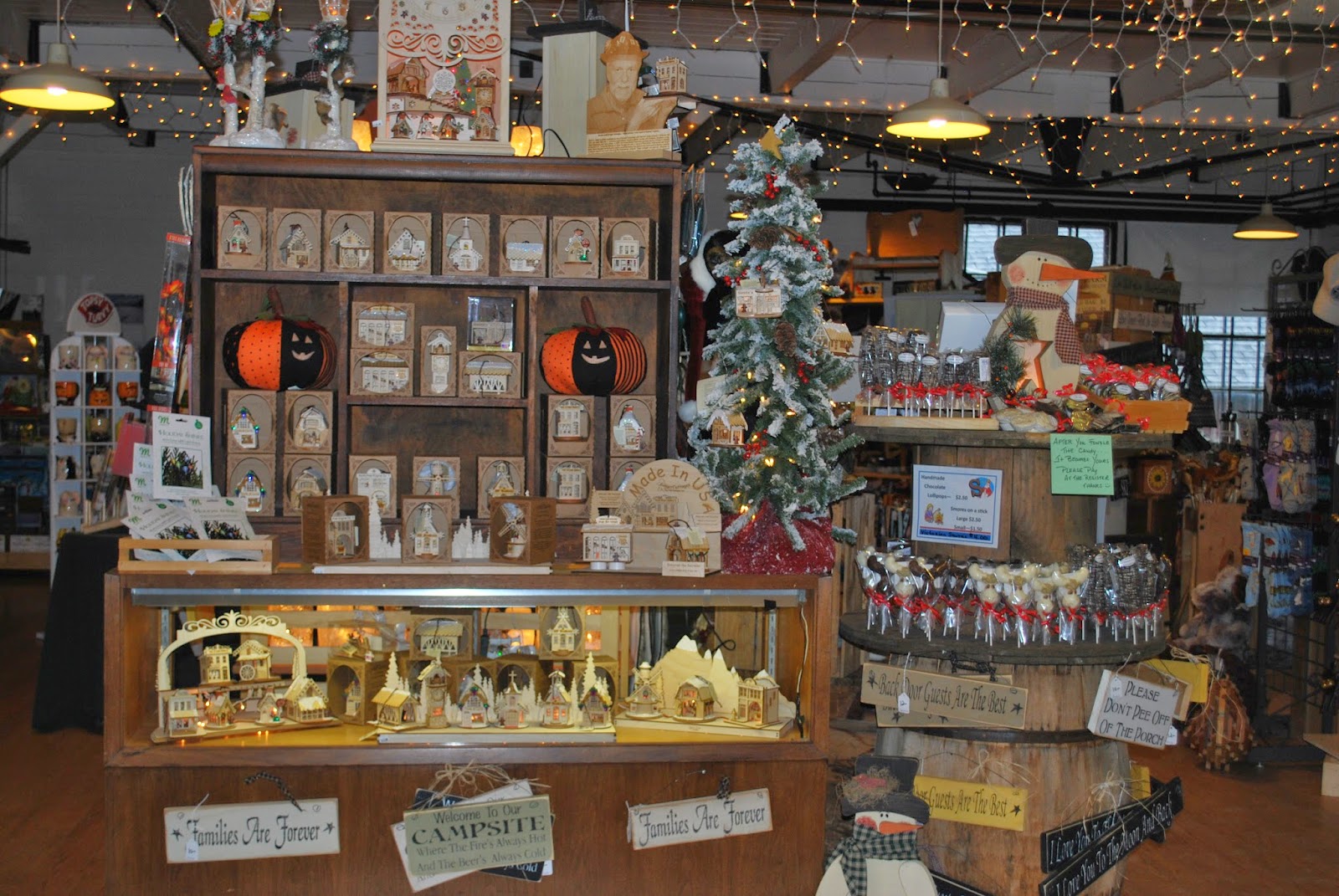 The Rocks Estate Holiday Shopping FUN at The Rocks Shops Open Daily