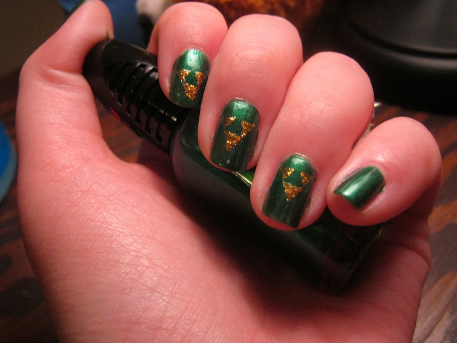 Munchy's Nails Zelda nails!