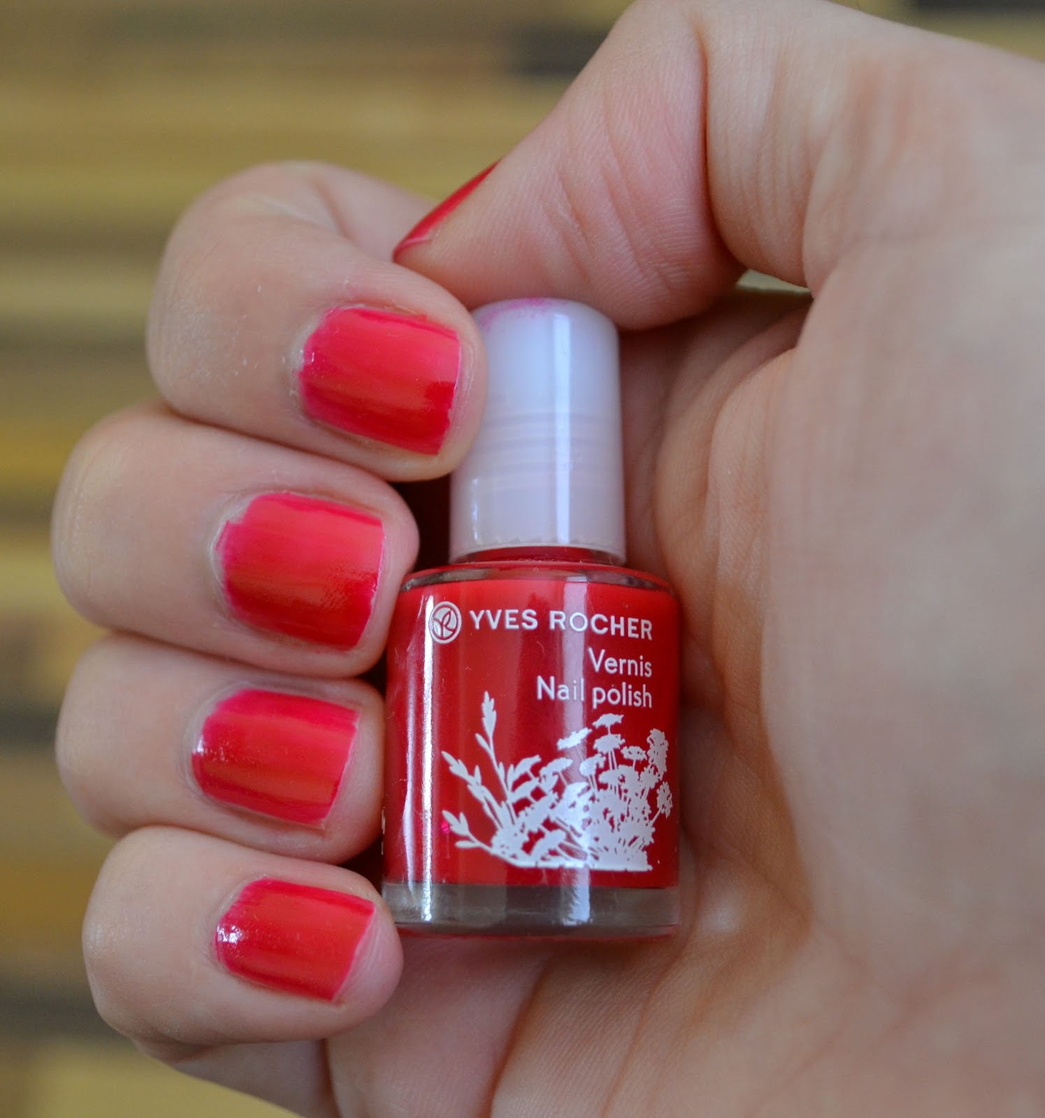 Navlastnikuzi Laky na nehty Yves rocher