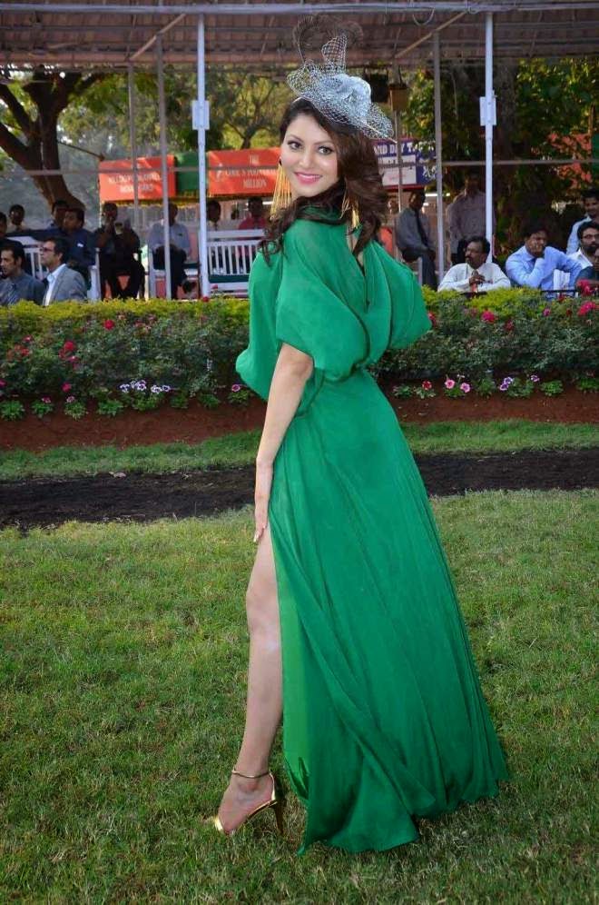 Urvashi Rautela Glam Stills Pictures | Salman Khan HD Wallpaper