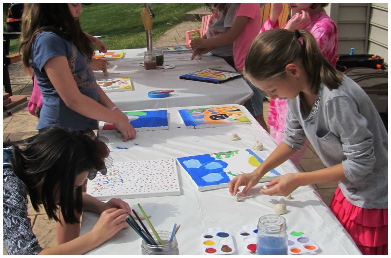 CONTROLLING Craziness Art Studio Birthday Party