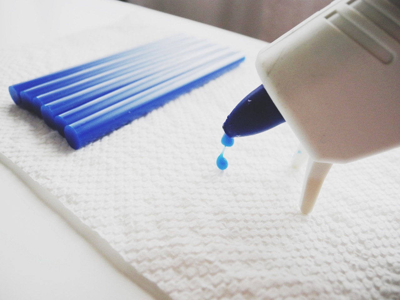 paper pastries DIY Using Glue Gun Sealing Wax