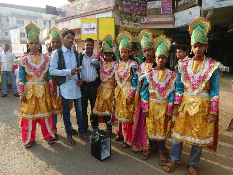 During - Sahitya Sanmelan Chiplun - Shahir Ratnakar Mahacal & party