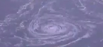 Foto Pusaran Misterius Pasca Tsunami Jepang