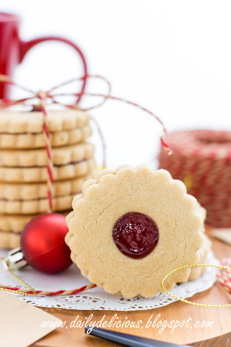 dailydelicious Gift from the kitchen Jam filled cookies