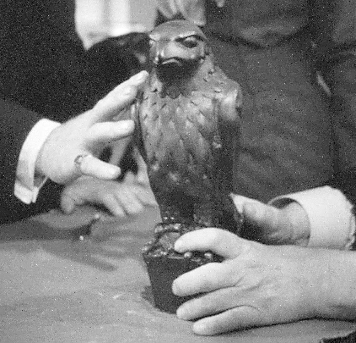 the maltese falcon essays the maltese falcon essays