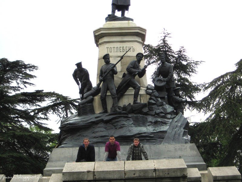 Памятник Тотлебену в Севастополе