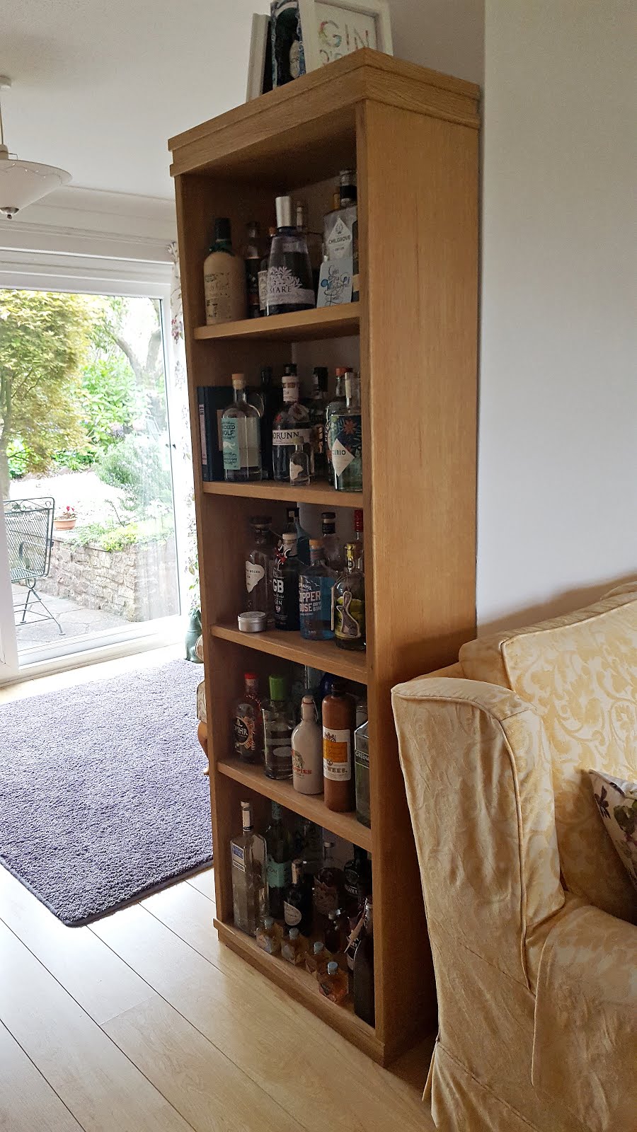 A new unit in oak for a gin connoisseur in Milverton