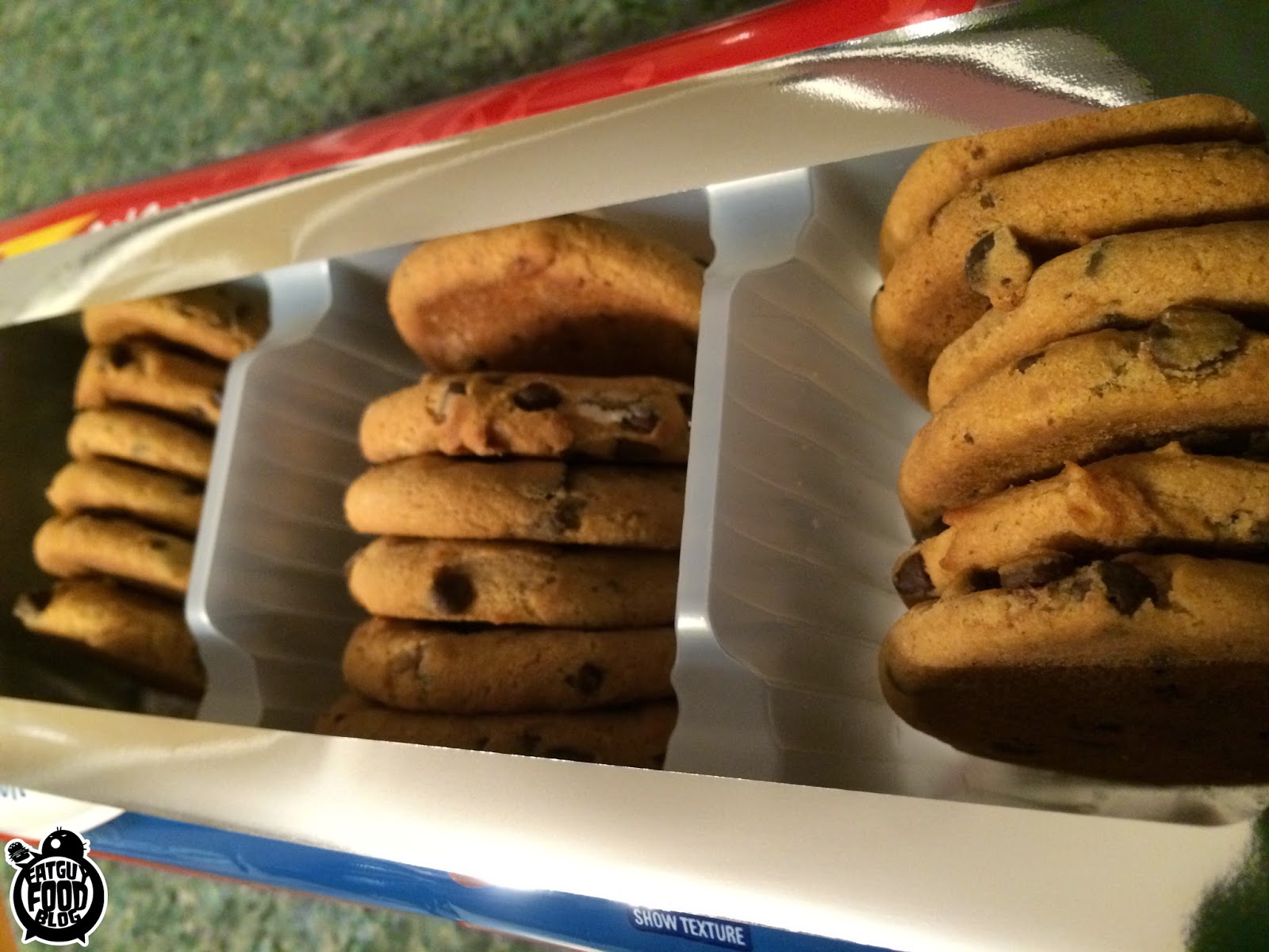 FATGUYFOODBLOG Chewy Chips Ahoy Oreo Creme filled cookies!