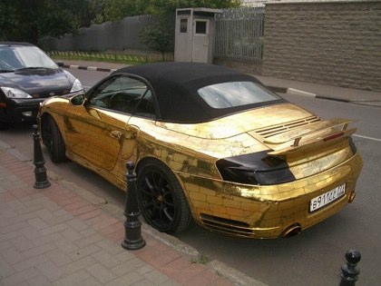 Porsche on Safari Geek Porsche Banhado A Ouro Inshallah
