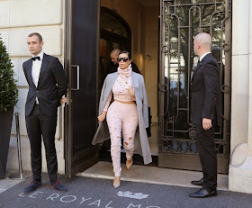 Photos and Video Kim Kardashian forgets North West in an hotel in paris