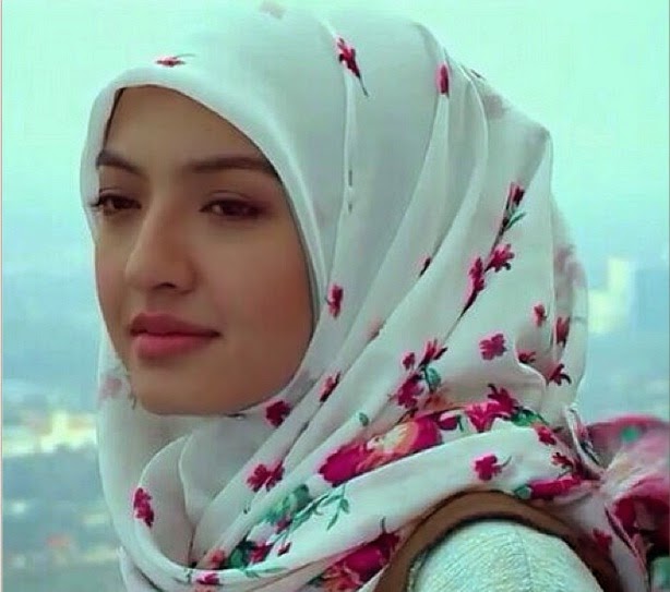Foto dan Biodata Raline Shah | Kumpulan Foto dan Berita Artis Terhot