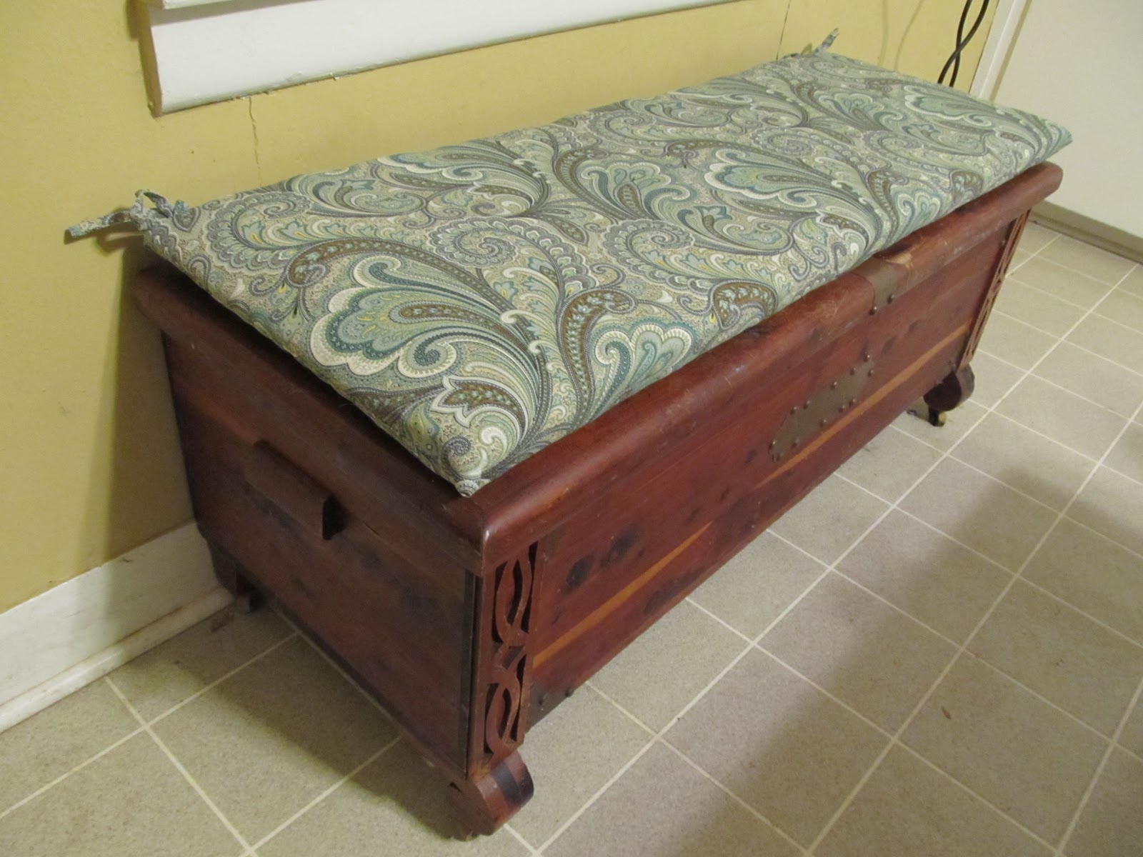 Deep in the Heart of Tejas Hope chest make over...step 1