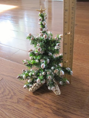 seashell Christmas tree
