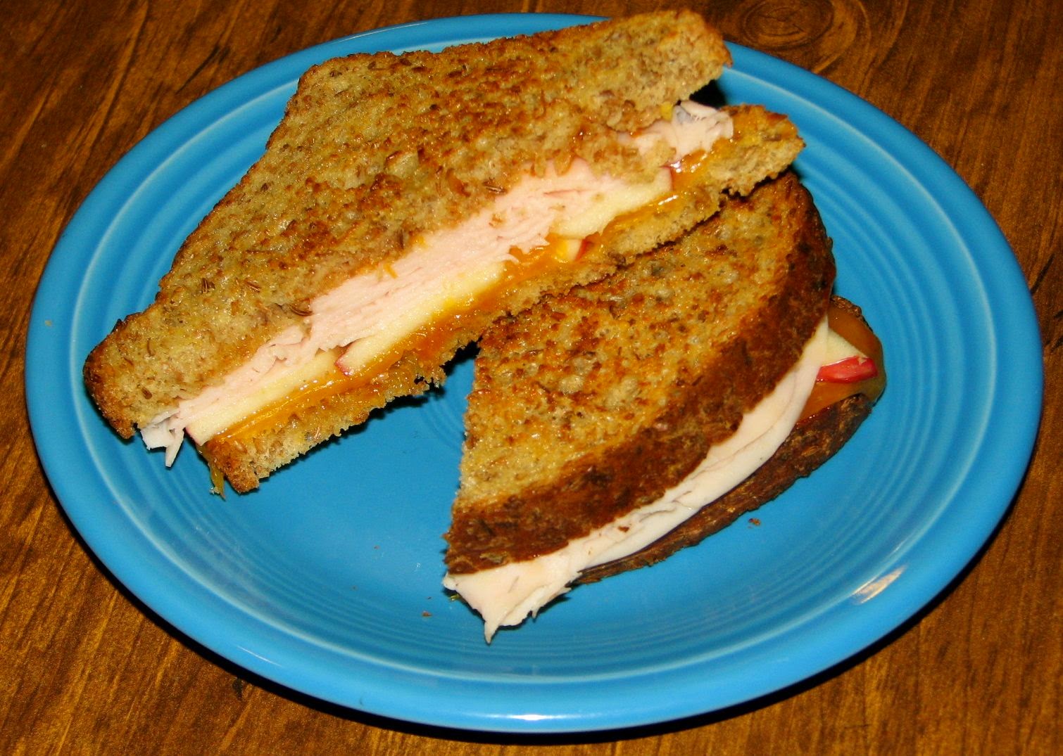Shel's Kitchen Turkey, Cheddar and Apple Grilled Cheese