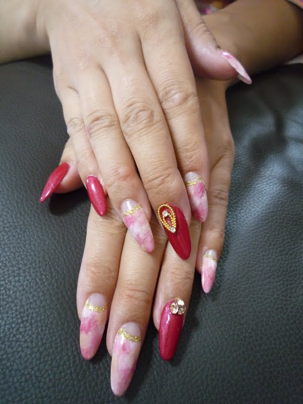 Haru Global Beauty Pte Ltd 旧 J Y Nail Studio 自分ネイル タイダイ柄 ジュエリー ジェルネイル