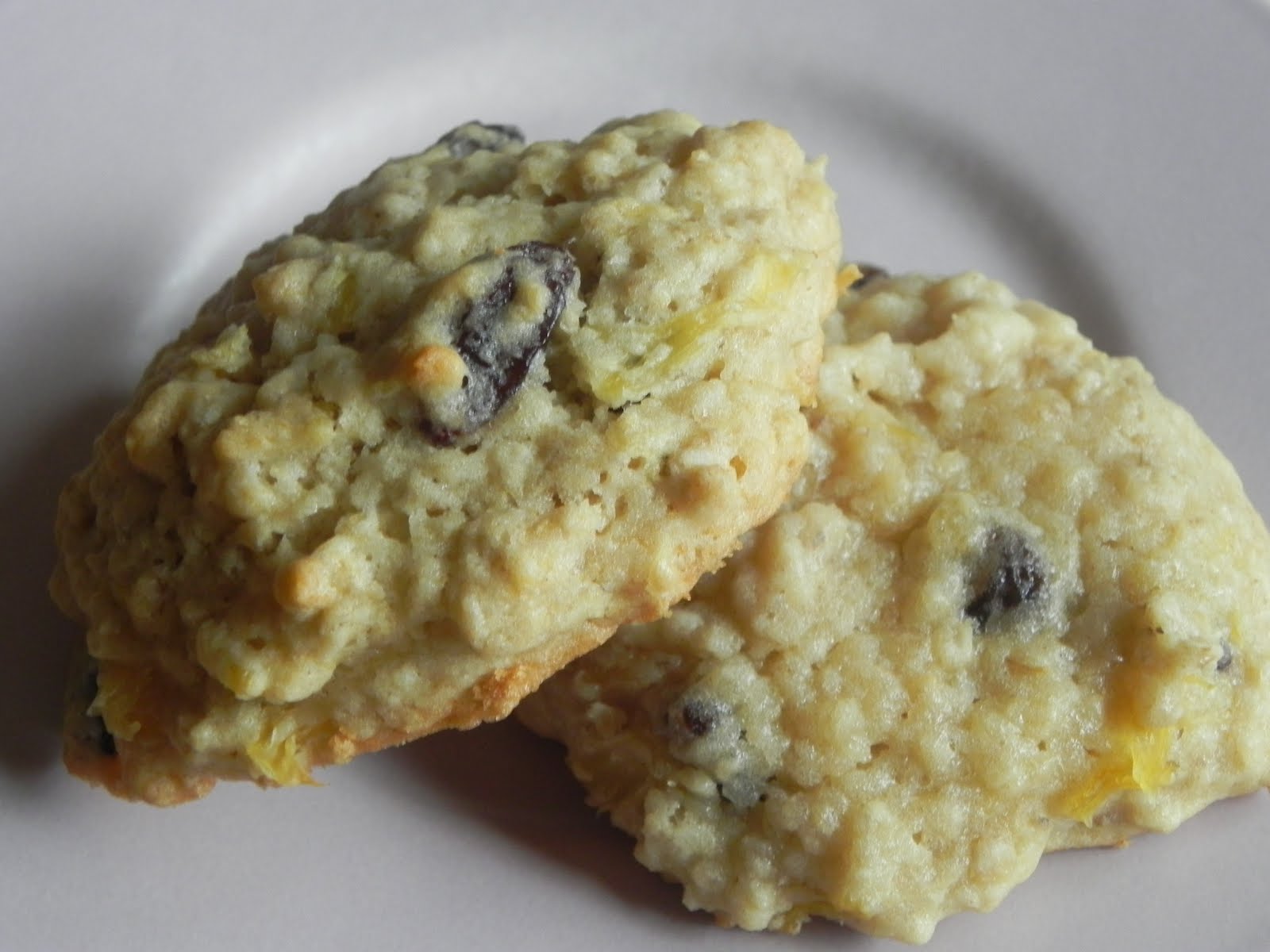 Farrah's Food Adventures Pineapple Oatmeal Raisin Cookies