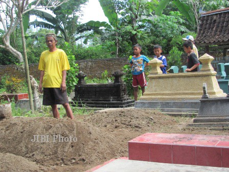 Makam Siti Romdhoni Dicurigai Ada Yang Bongkar Bengkalis Pos