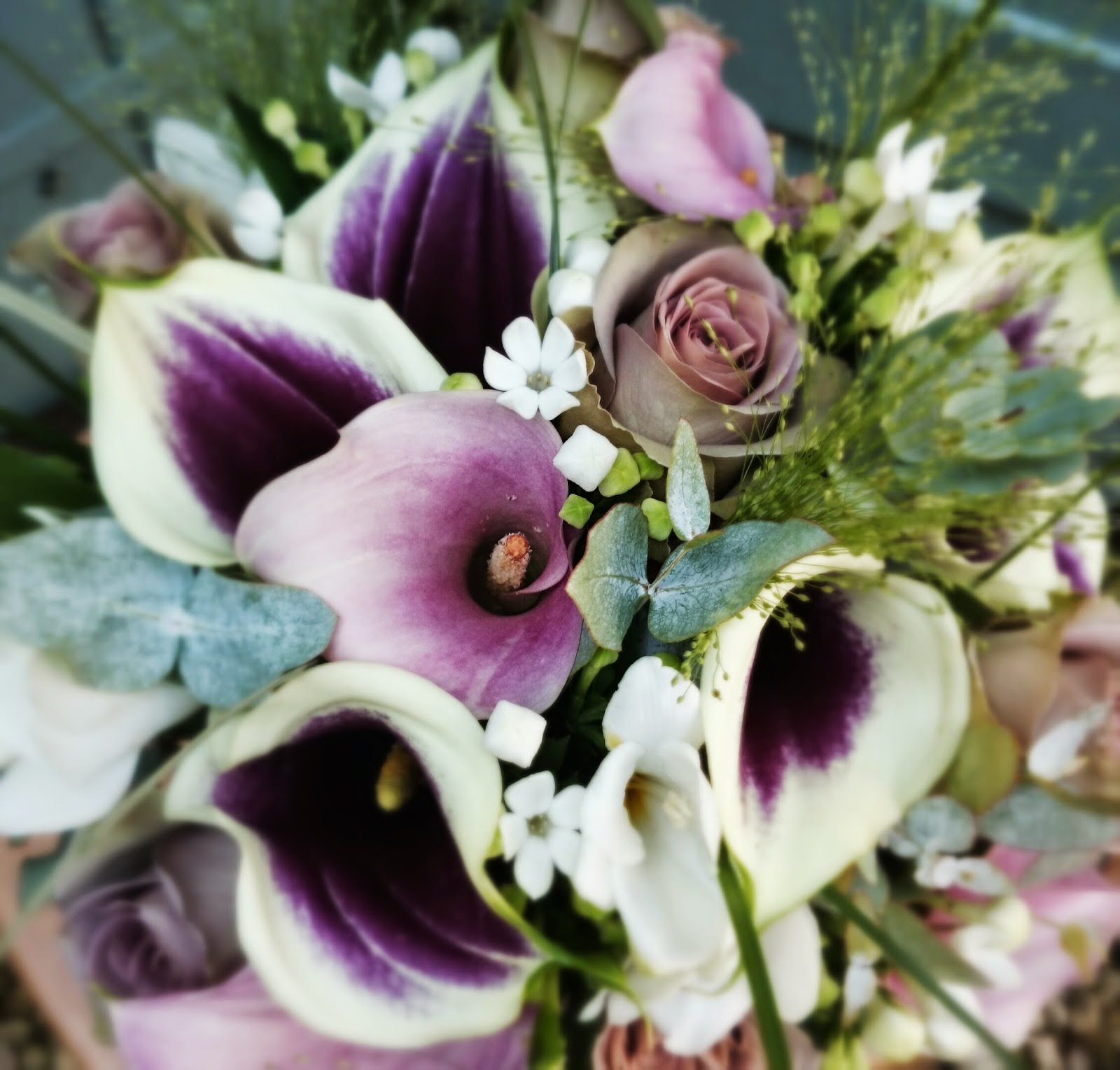 Magnolia And Calla Lily Wedding Flowers Allaboutweddingplanning