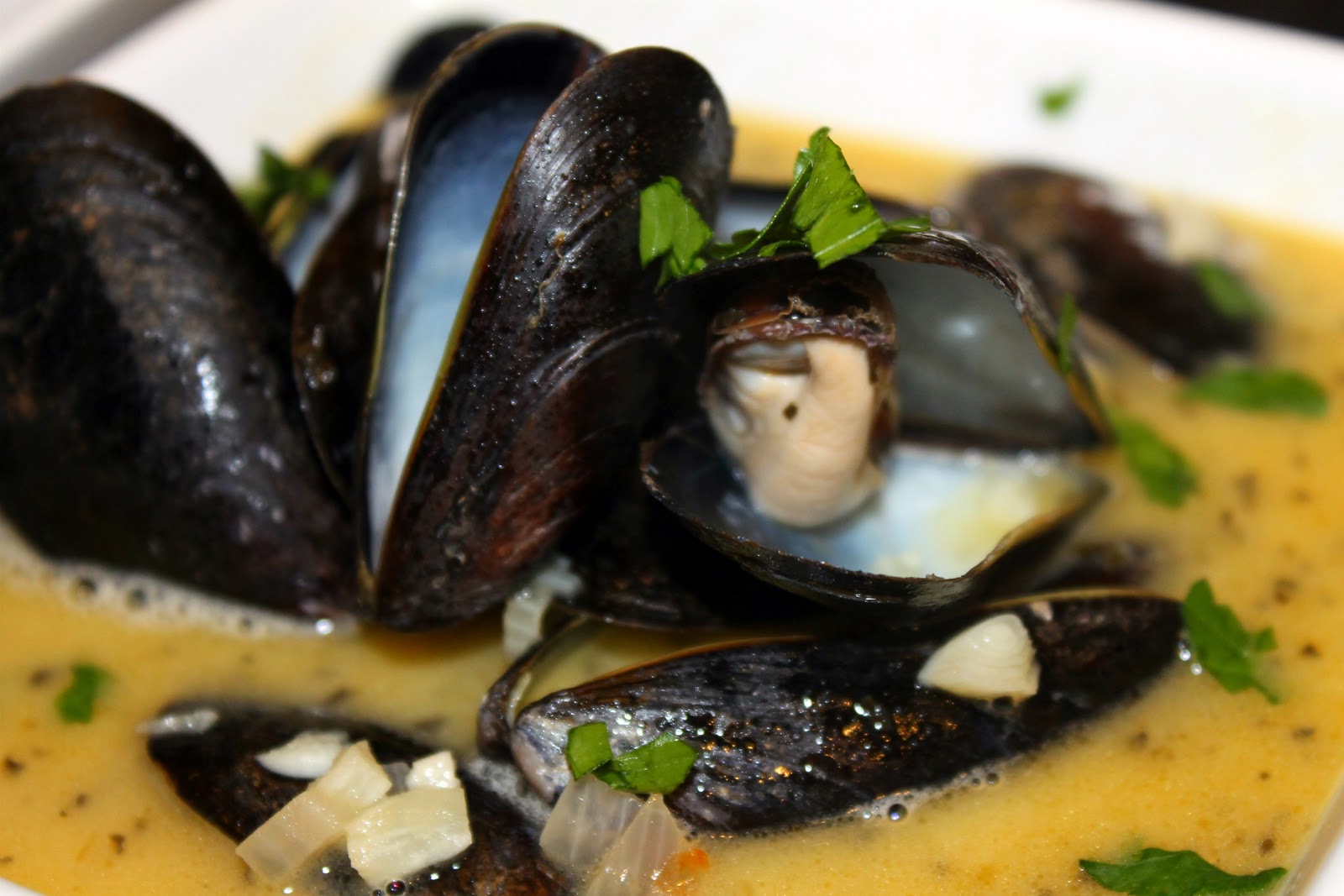 Mussels in White Wine Garlic Sauce I Can Cook That