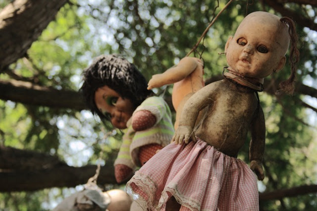 جزيرة الدمى المشوهه Island-of-dolls-9%5B5%5D