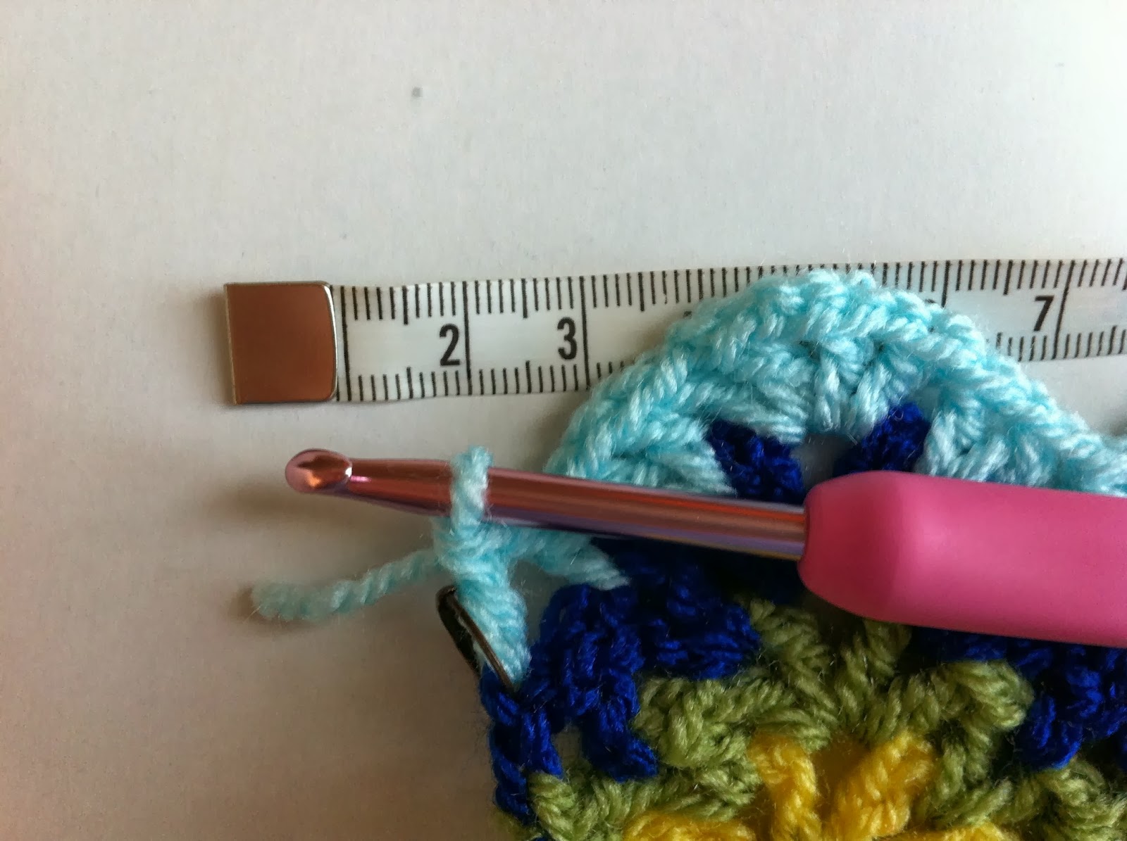 Along Came A Breeze double knot yarn join with a colour change...