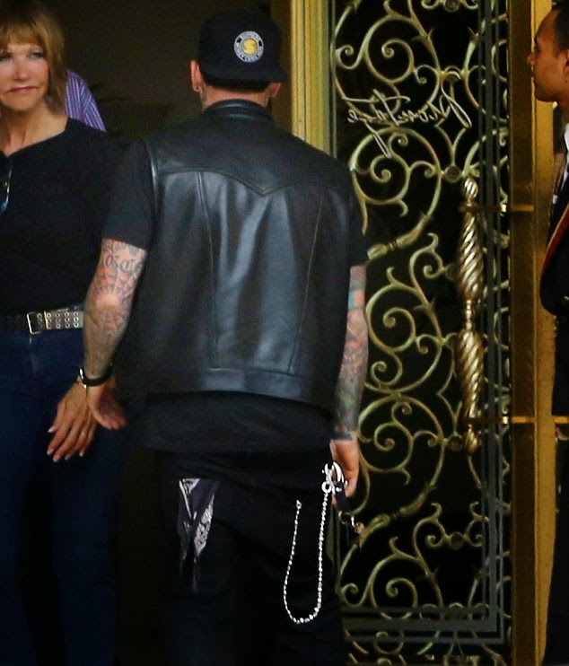 Cameron Diaz leaves the gym in Beverly Hills with new boyfriend, Benji Madden Cameron Diaz and the newest rumored new boyfriend, Benji Madden appears more close already after finishing their gym session on Saturday, May 17, 2014 at Beverly Hills.