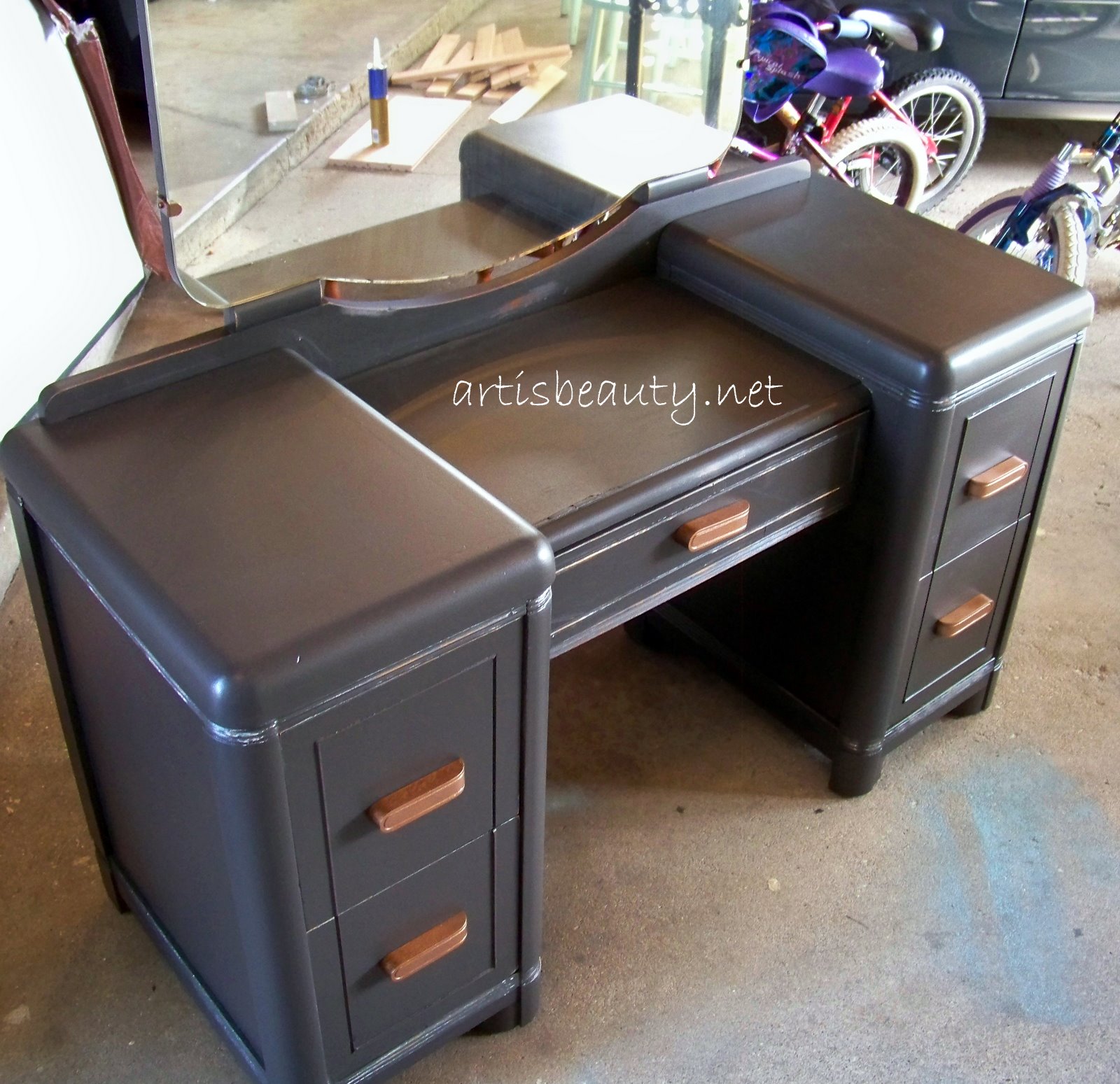 ART IS BEAUTY Huntley Art Deco 3/4 Vanity Redo