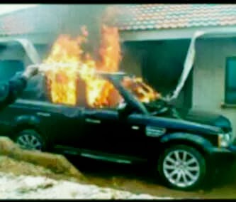 RANGE-ROVER-Set-On-FIRE.jpg