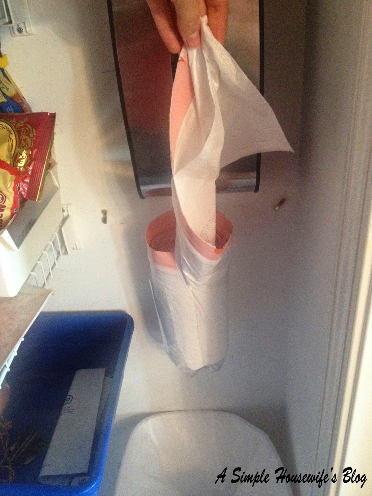 A Simple Housewife Making Your Own Trash Bag Holder